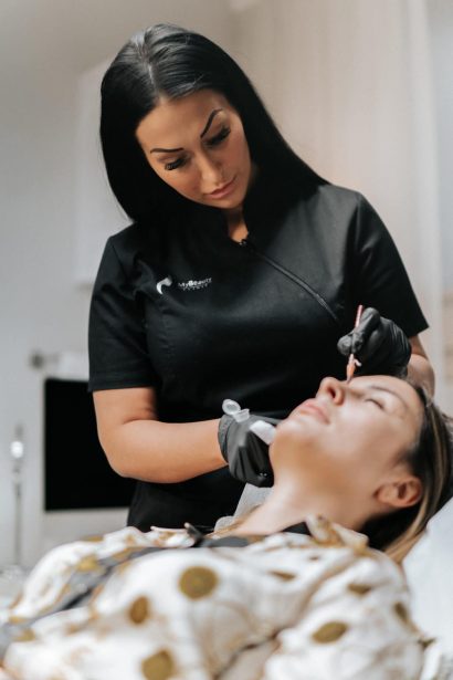 Dejana Vasic - Utbildare i 3D Microblading och kosmetisk tatuering